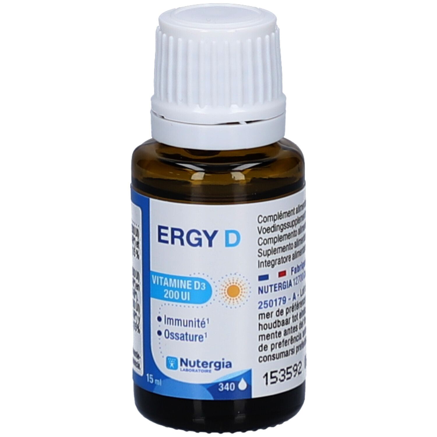Flacon en verre brun avec bouchon blanc. Étiquette Ergy D, vitamine D3, logo. Contenance 15 ml.