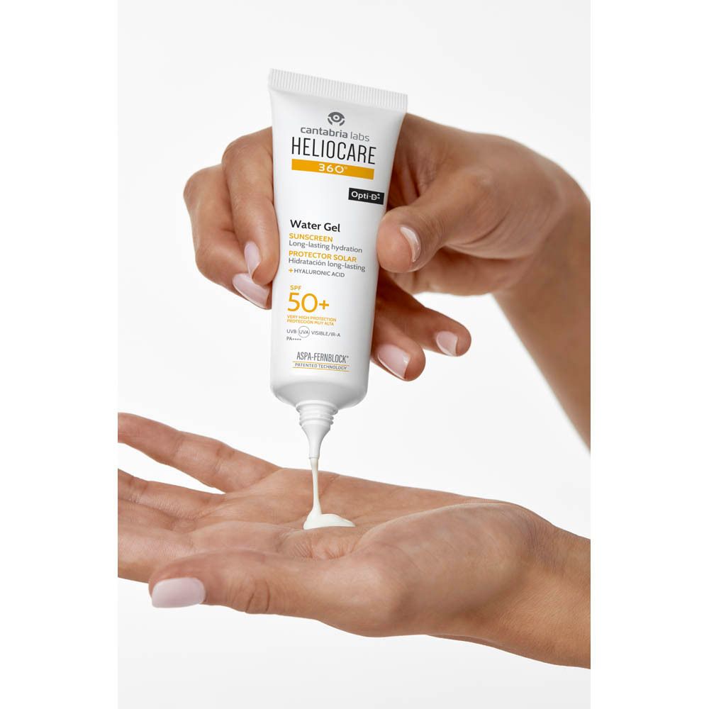 Heliocare 360° Water Gel SPF50+ sortant du tube. Liquide blanc.