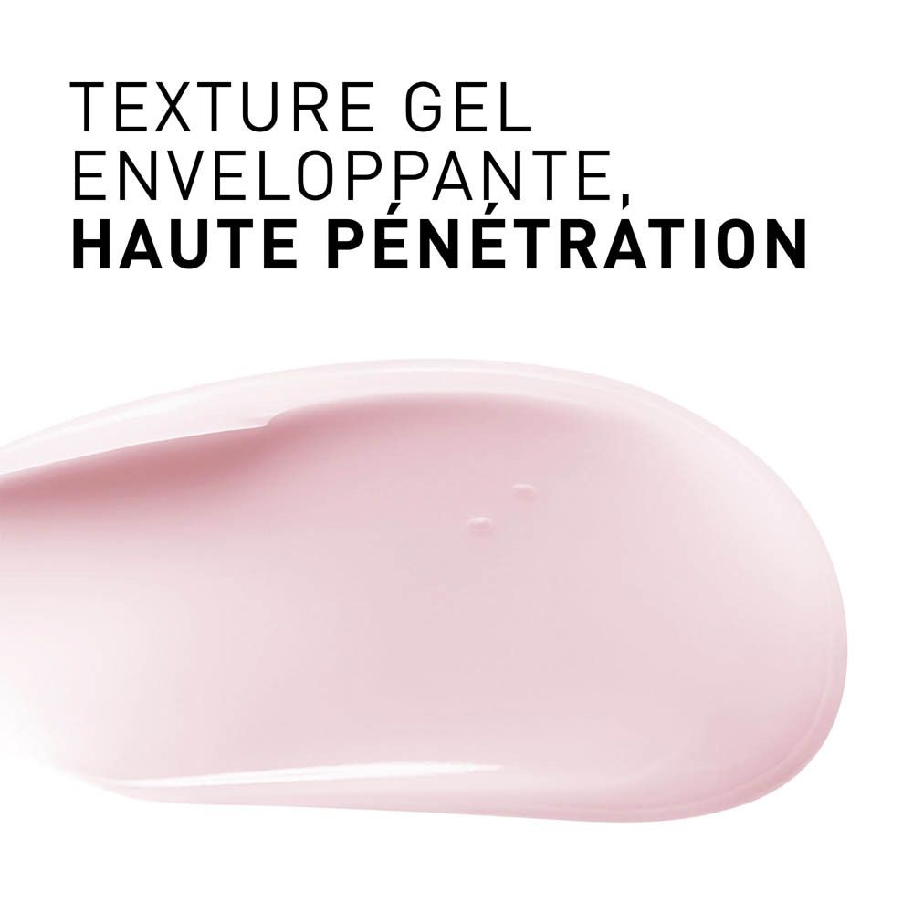 Texture de crème rose. Texte : TEXTURE GEL ENVELOPPANTE, HAUTE PÉNÉTRATION.