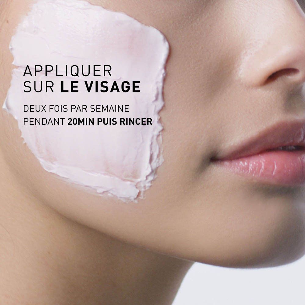 Application du masque sur le visage. Texte: Appliquer sur le visage, deux fois par semaine pendant 20min puis rincer.