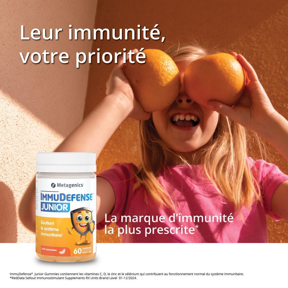 Publicité pour ImmuDefense Junior. Enfant avec des oranges devant les yeux. Flacon ImmuDefense Junior.