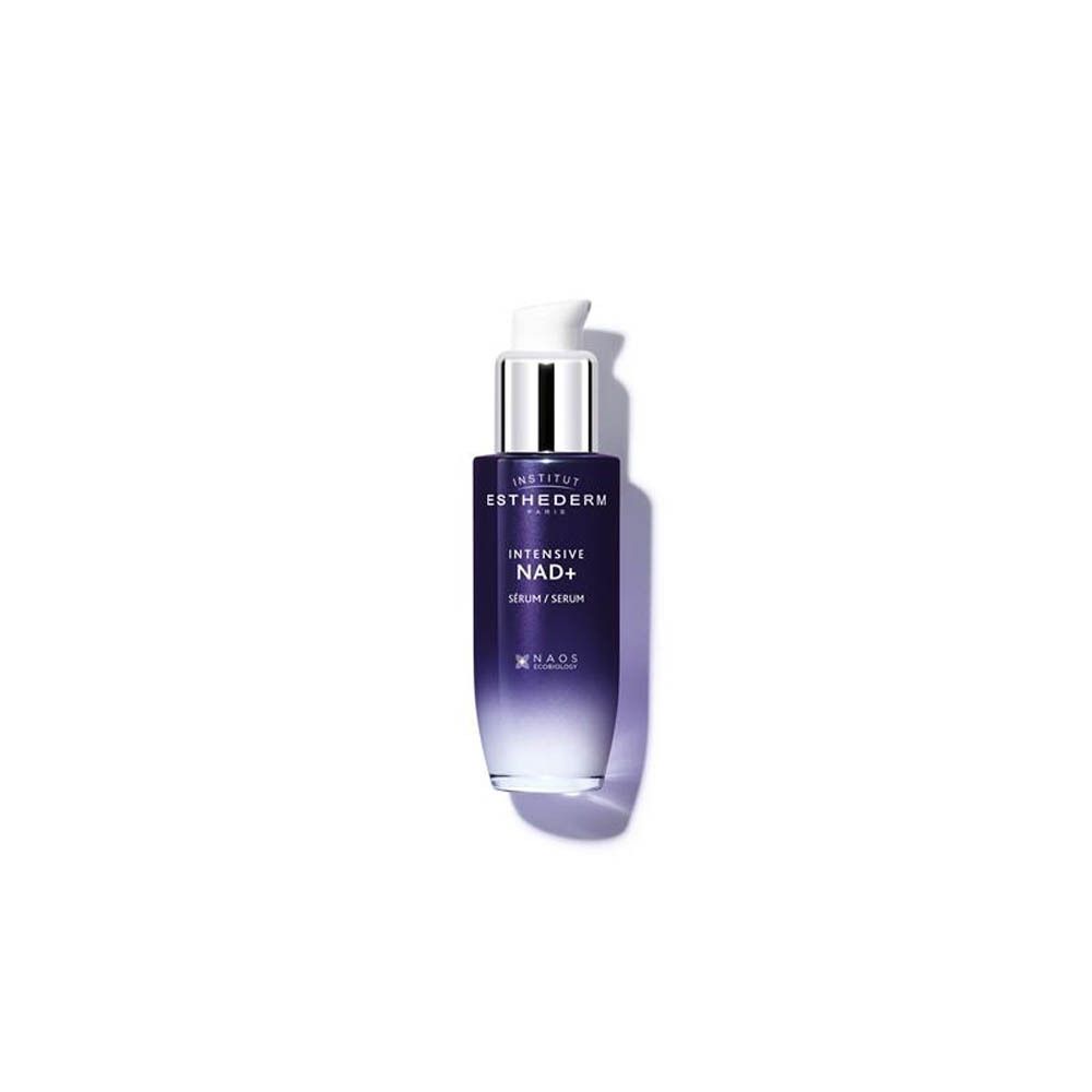 Sérum Institut Esthederm Intensive NAD+ dans un flacon en verre foncé avec pompe.