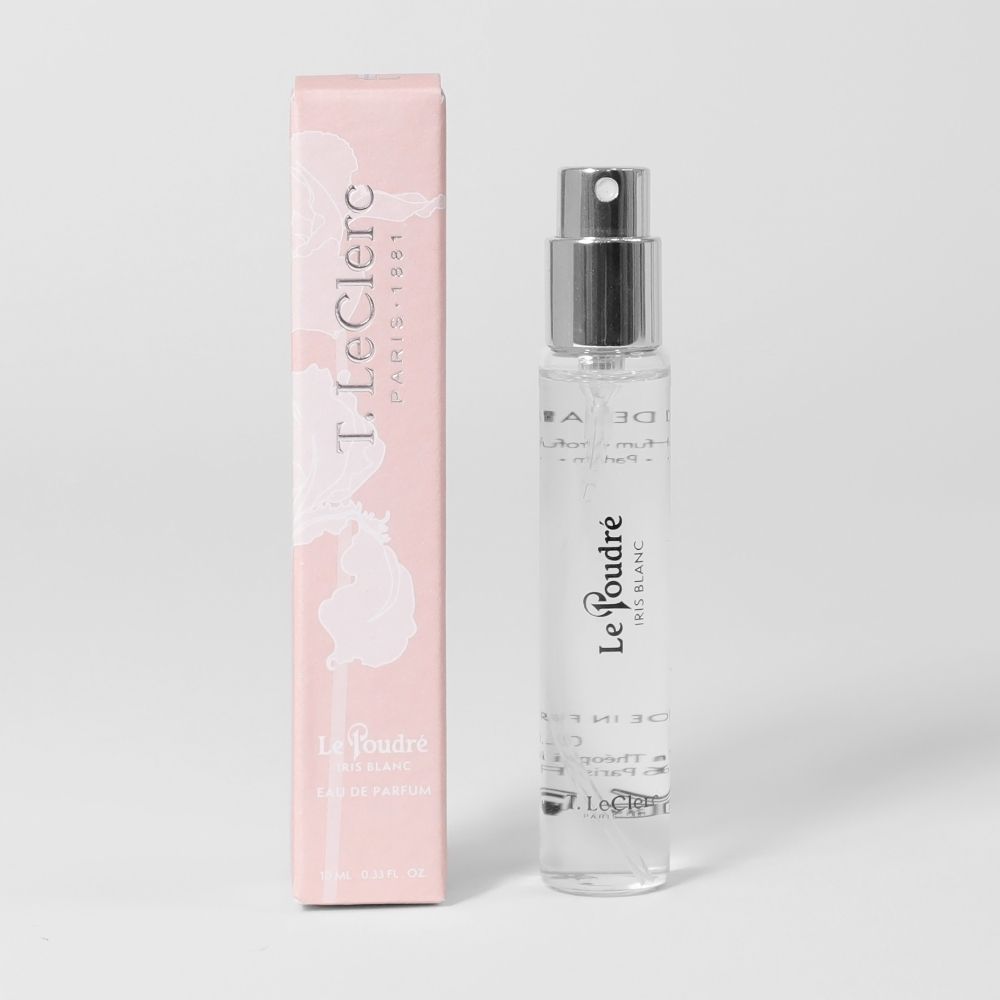 Flacon T.LeClerc Le Poudre White Iris Eau de Parfum à côté de sa boîte.