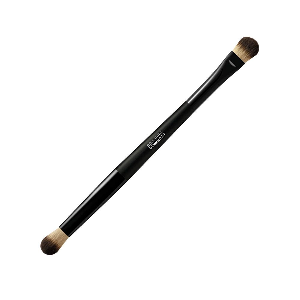 Pinceau double pour poudre avec manche noir et deux têtes de brosse distinctes à chaque extrémité.