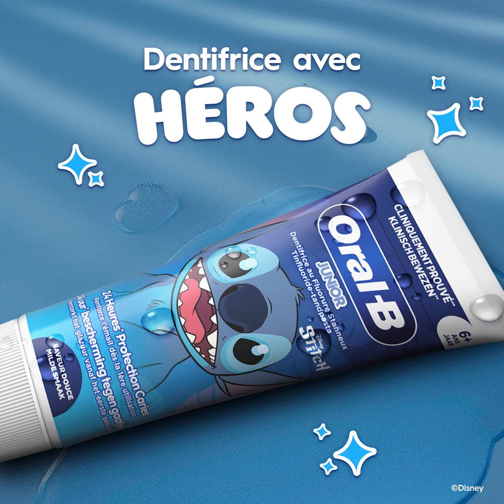 Fond bleu avec texte. Oral-B Junior, dentifrice avec héros. Design Stitch.
