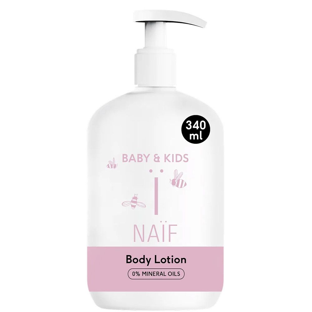 Flacon blanc avec pompe. Inscription : Naïf Body Lotion, Baby & Kids. 340 ml.