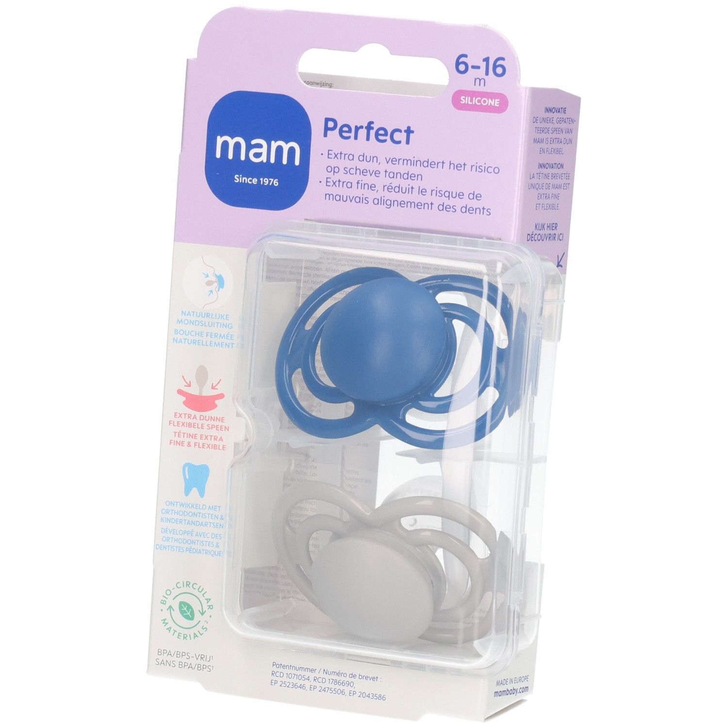 Emballage de deux sucettes en silicone bleues et grises. Marque MAM, Perfect, 6-16 mois. Emballage plastique.