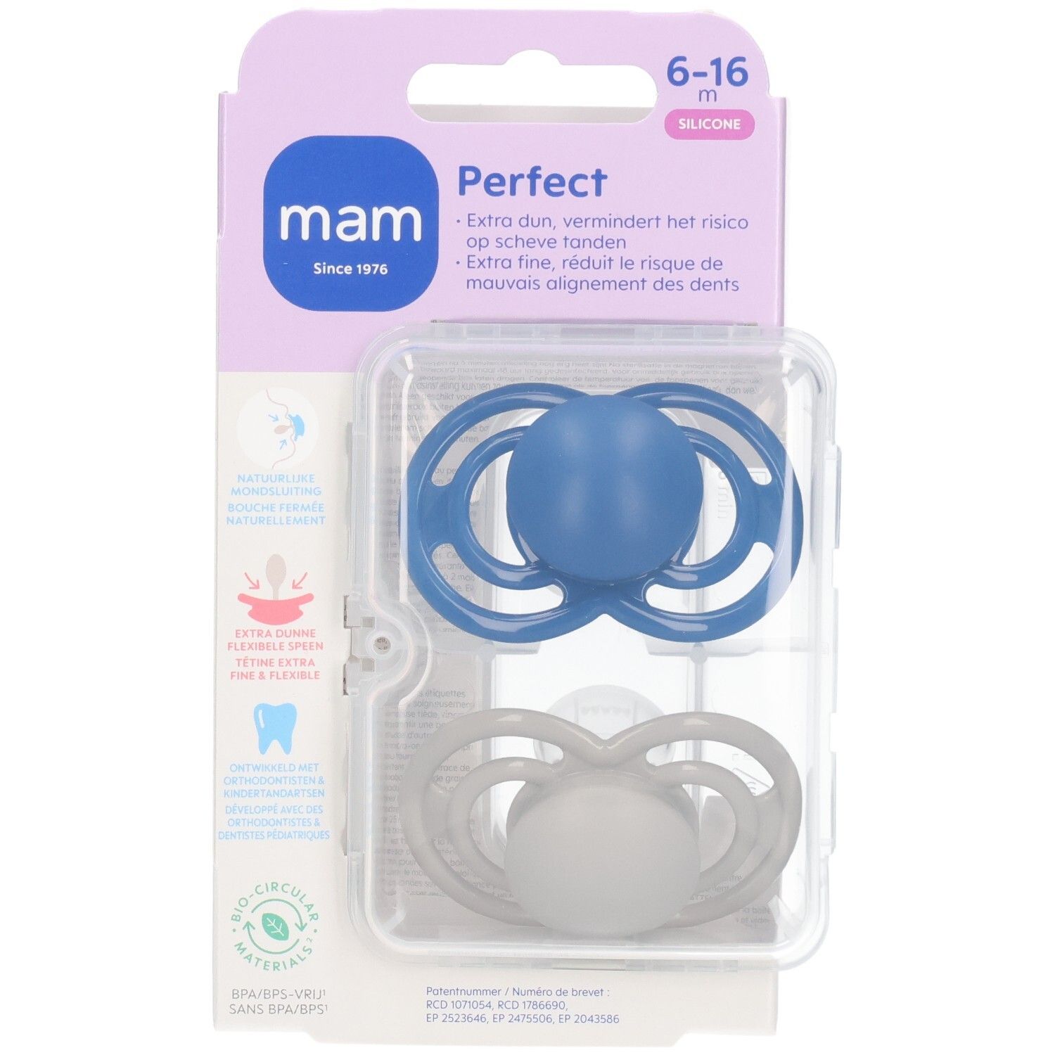 Emballage de deux sucettes en silicone bleues et grises. Marque MAM, Perfect, 6-16 mois. Emballage plastique.