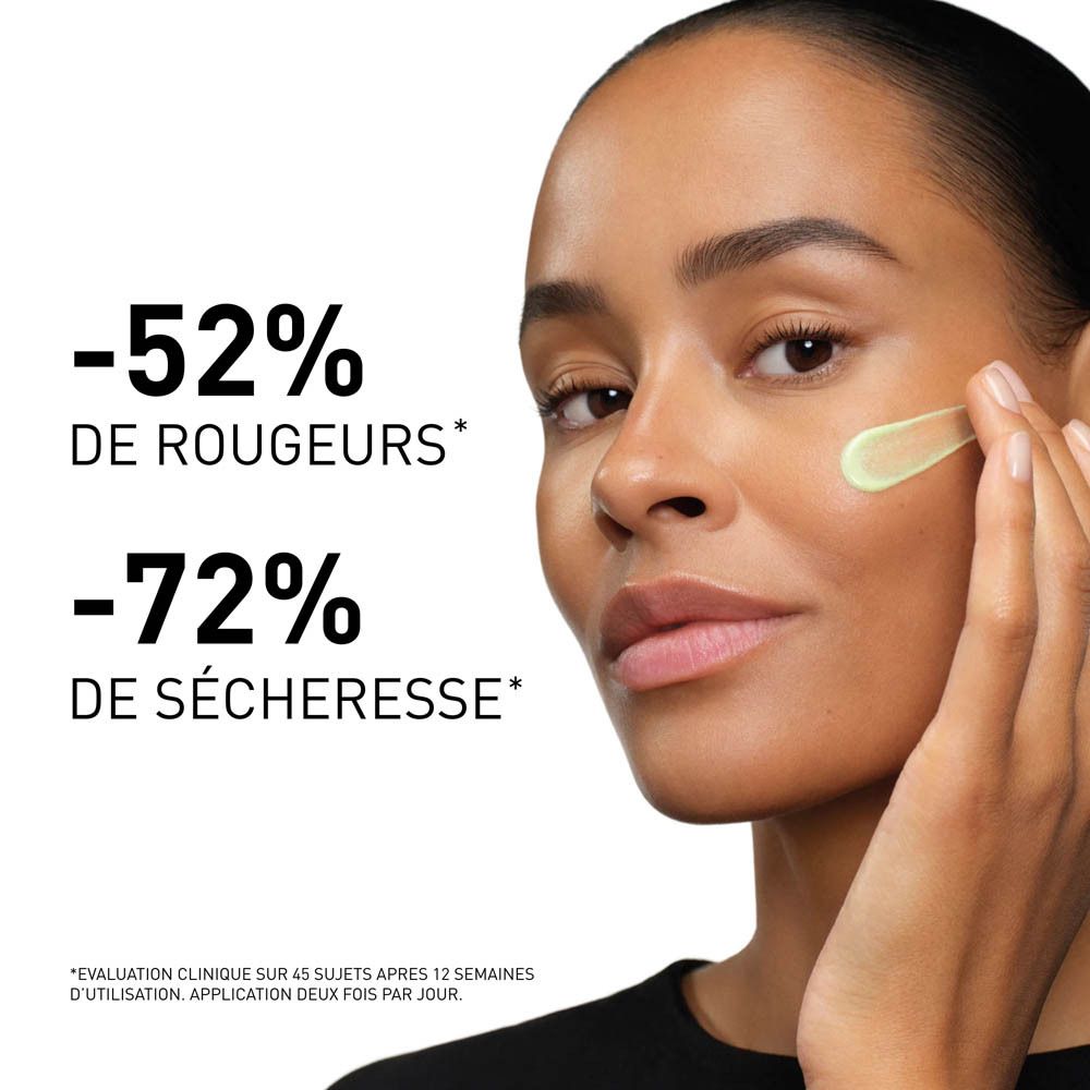 Femme appliquant crème verte. Texte : -52% de rougeurs, -72% de sécheresse.