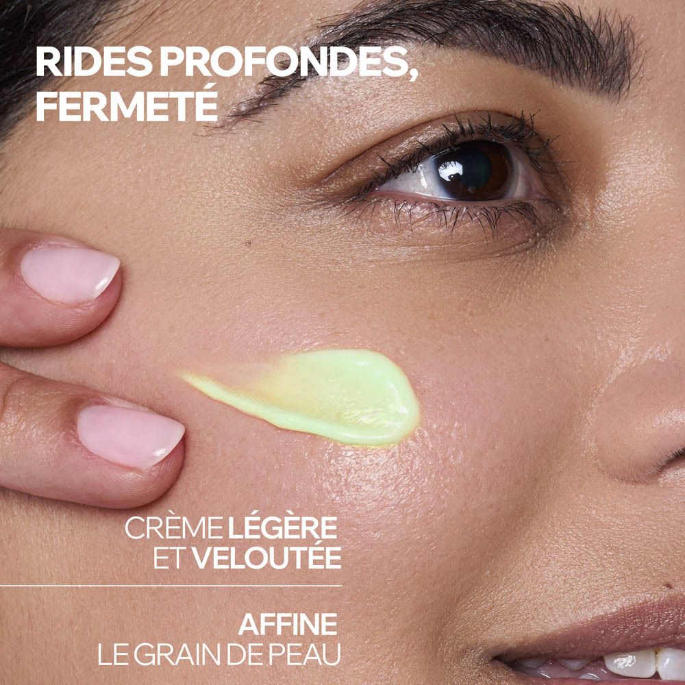 Flacon rouge avec pompe rouge et blanche, Uriage Age Lift R3 Soin Nuit, 40ml.