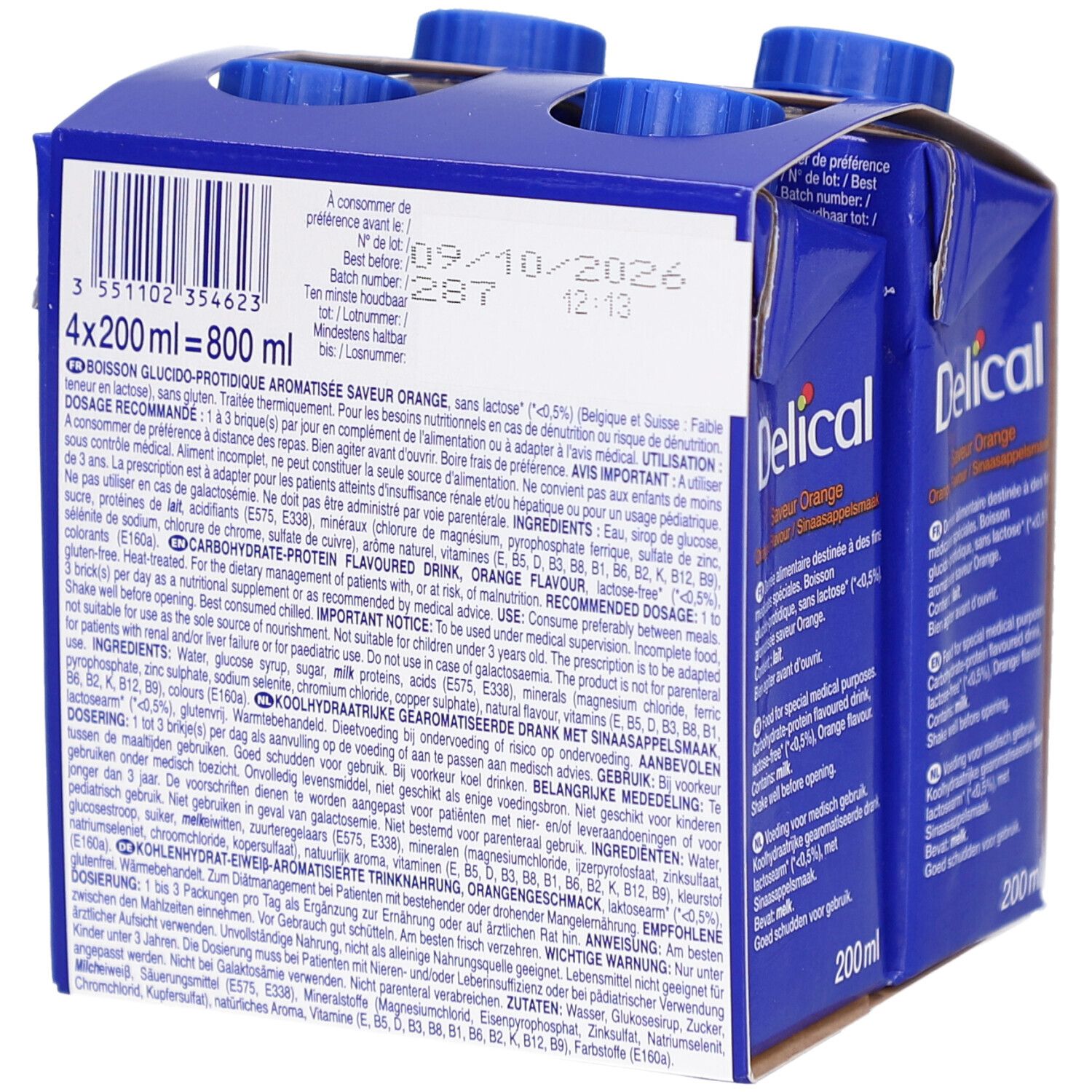Dos d'un emballage carton bleu avec quatre briques de boisson. Contient des informations sur les ingrédients et la date de péremption.