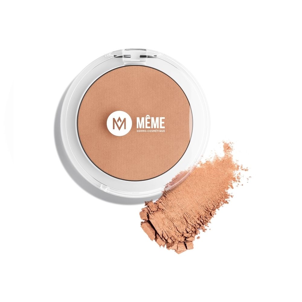 Poudre bronzante « La Poudre Bonne Mine » avec couvercle relevé et échantillon de produit.