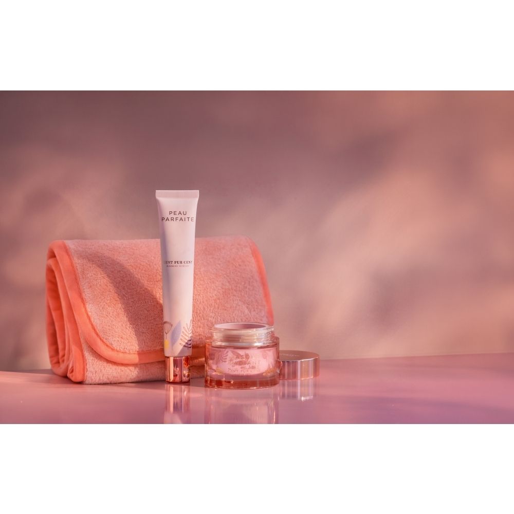 Boîte Cent Pur Cent : Tube Peau Parfaite, pot en verre, serviette éponge.