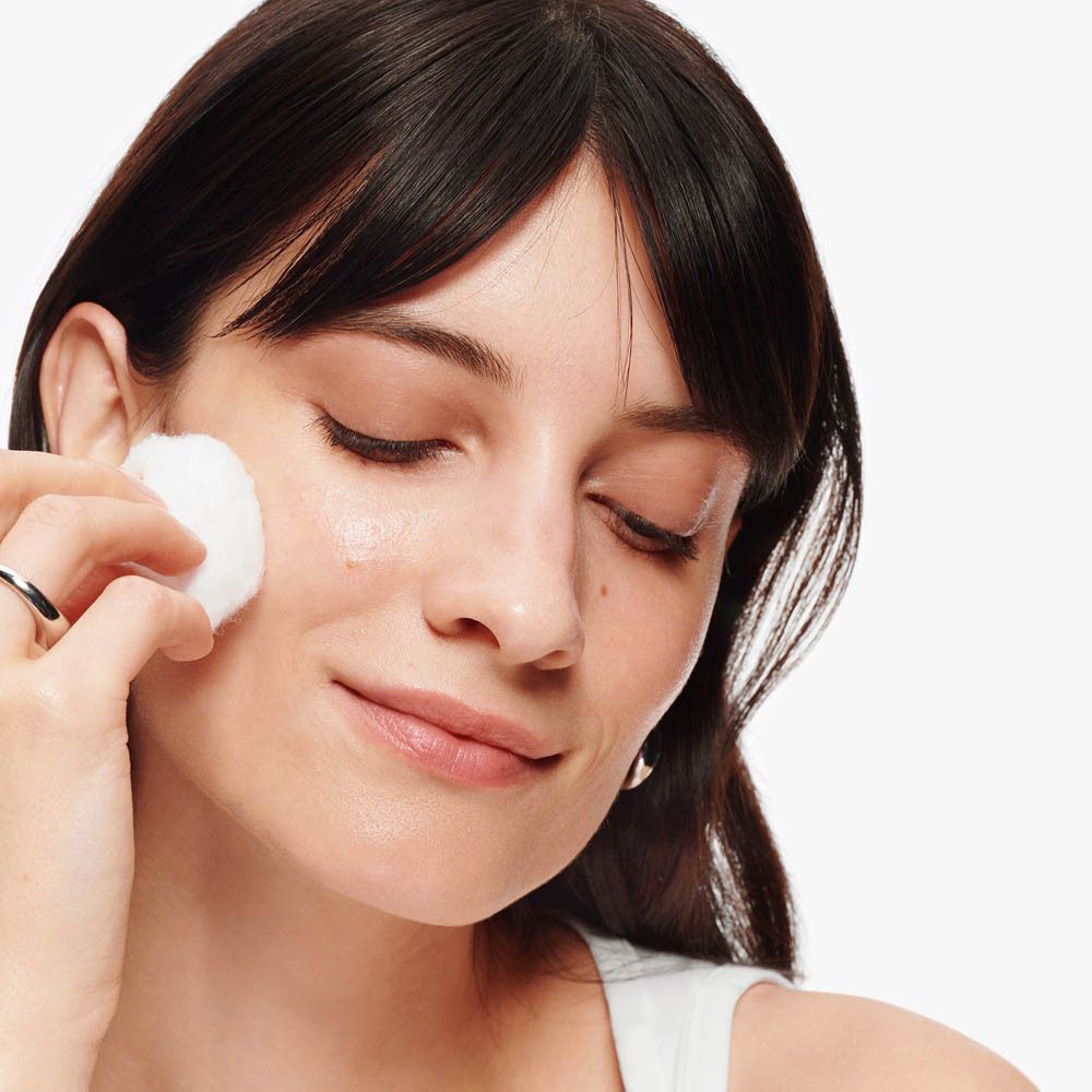Clinique Take The Day Off™ Baume démaquillant, arrière du flacon de 50 ml avec texte.