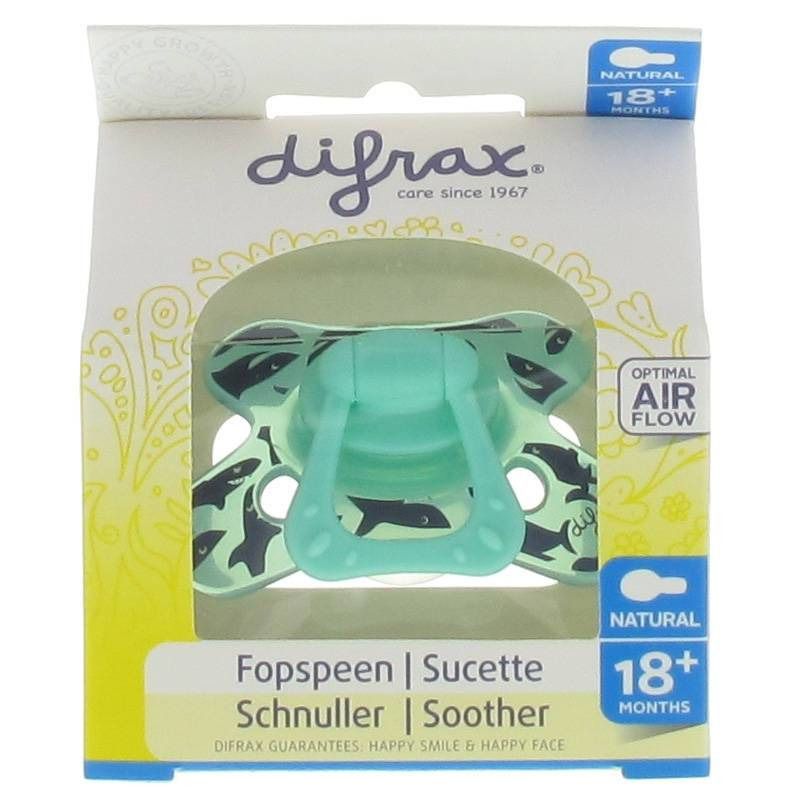 Emballage d'une sucette. Sucette menthe avec motif requin. Marque: difrax. Pour bébés de 18 mois et plus.