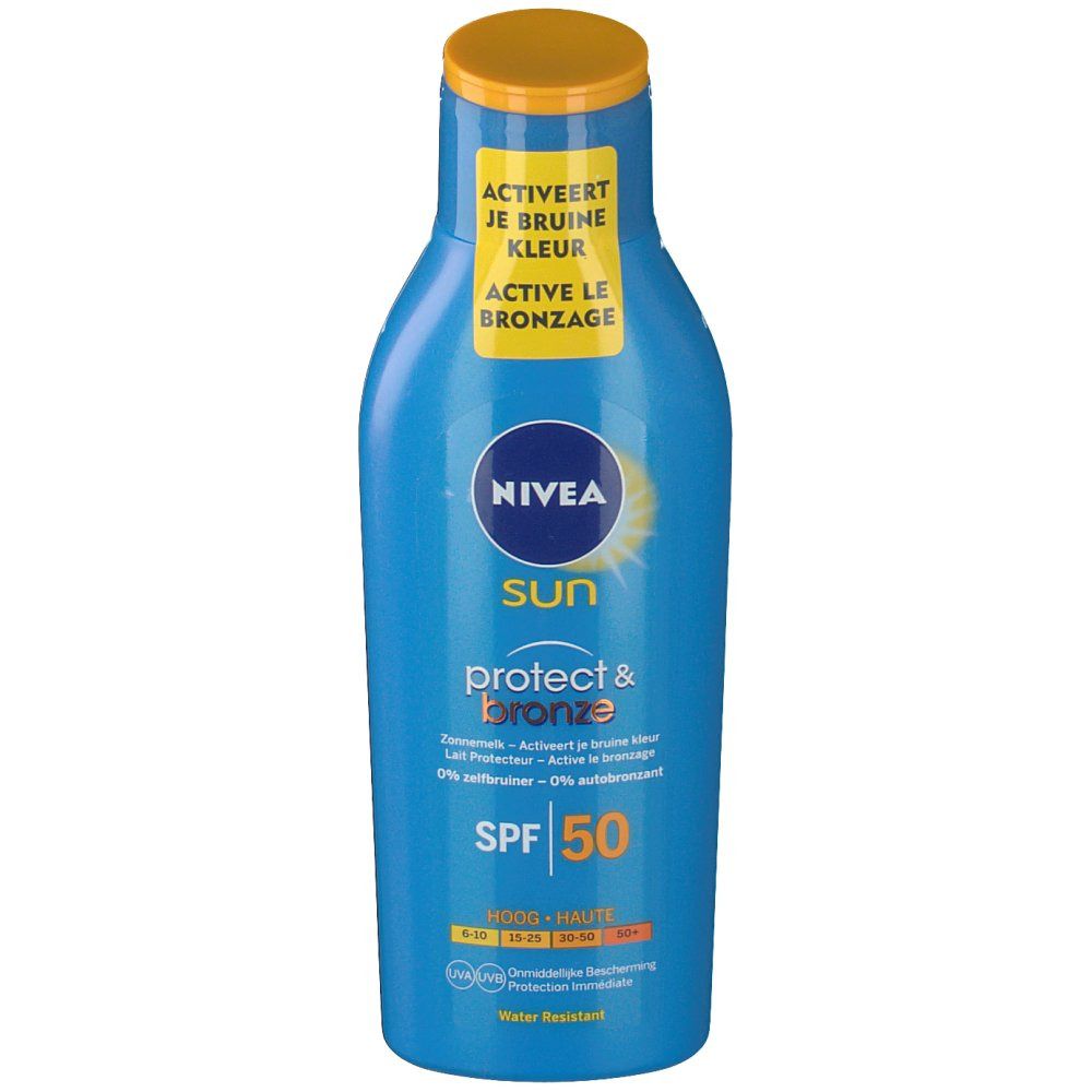 Flacon bleu Nivea Sun Protect & Bronze SPF50. Bouchon jaune, étiquette jaune avec texte. Résistant à l'eau.