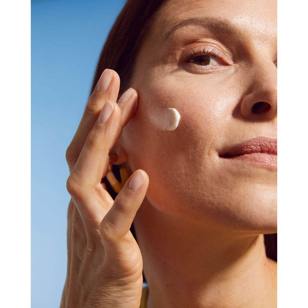 Emballage NIVEA Q10 Power Crème de jour anti-rides SPF15, 50ml, avec 'Nouvelle Formule' et '10x plus de créatine'.