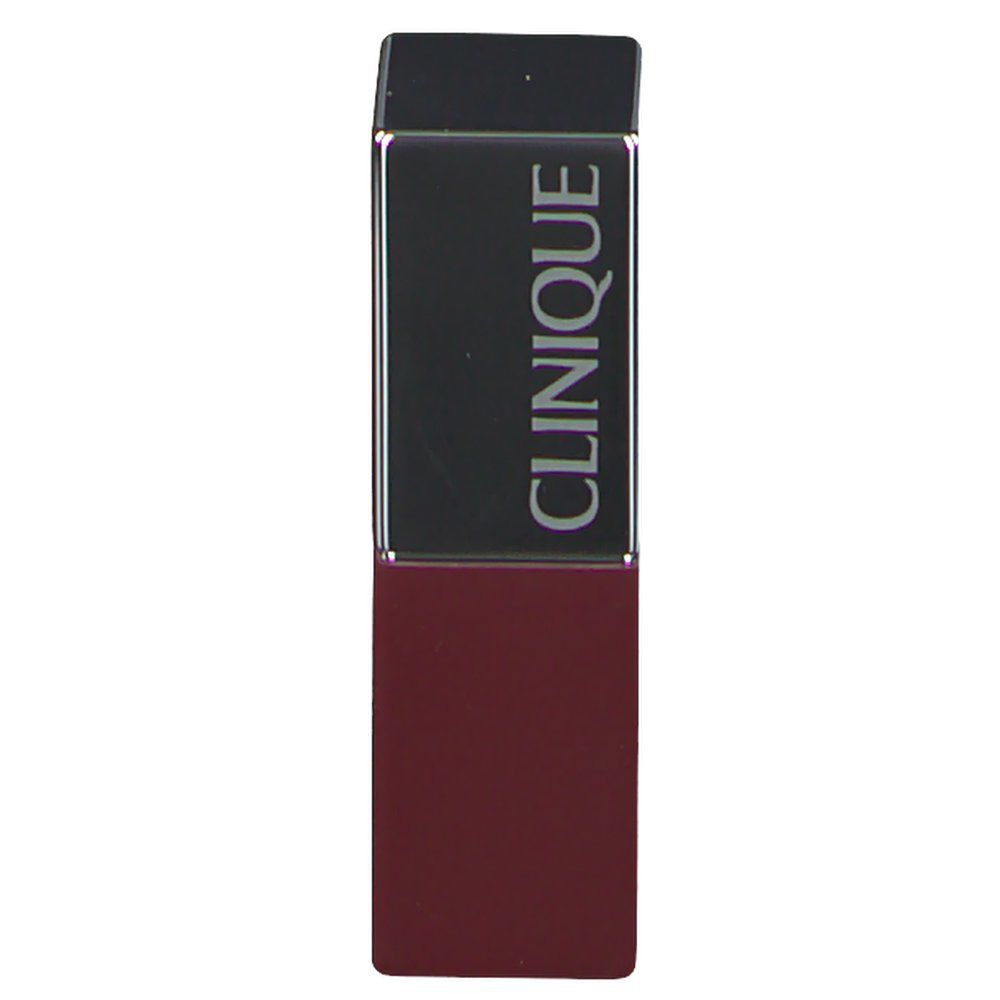 Rouge à lèvres de forme carrée. Le capuchon est argenté avec le nom de la marque CLINIQUE. Le corps du rouge à lèvres est rouge foncé.