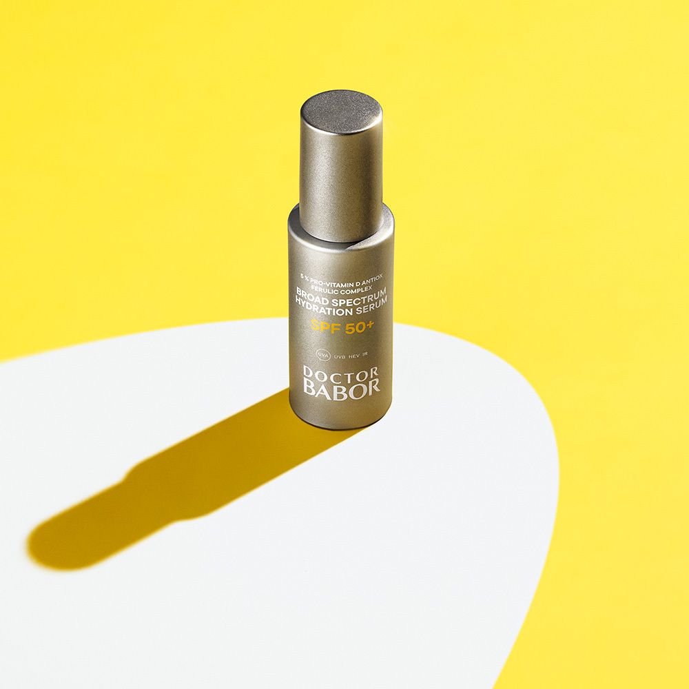 Emballage jaune. Texte: SPF 50+, Doctor Babor.