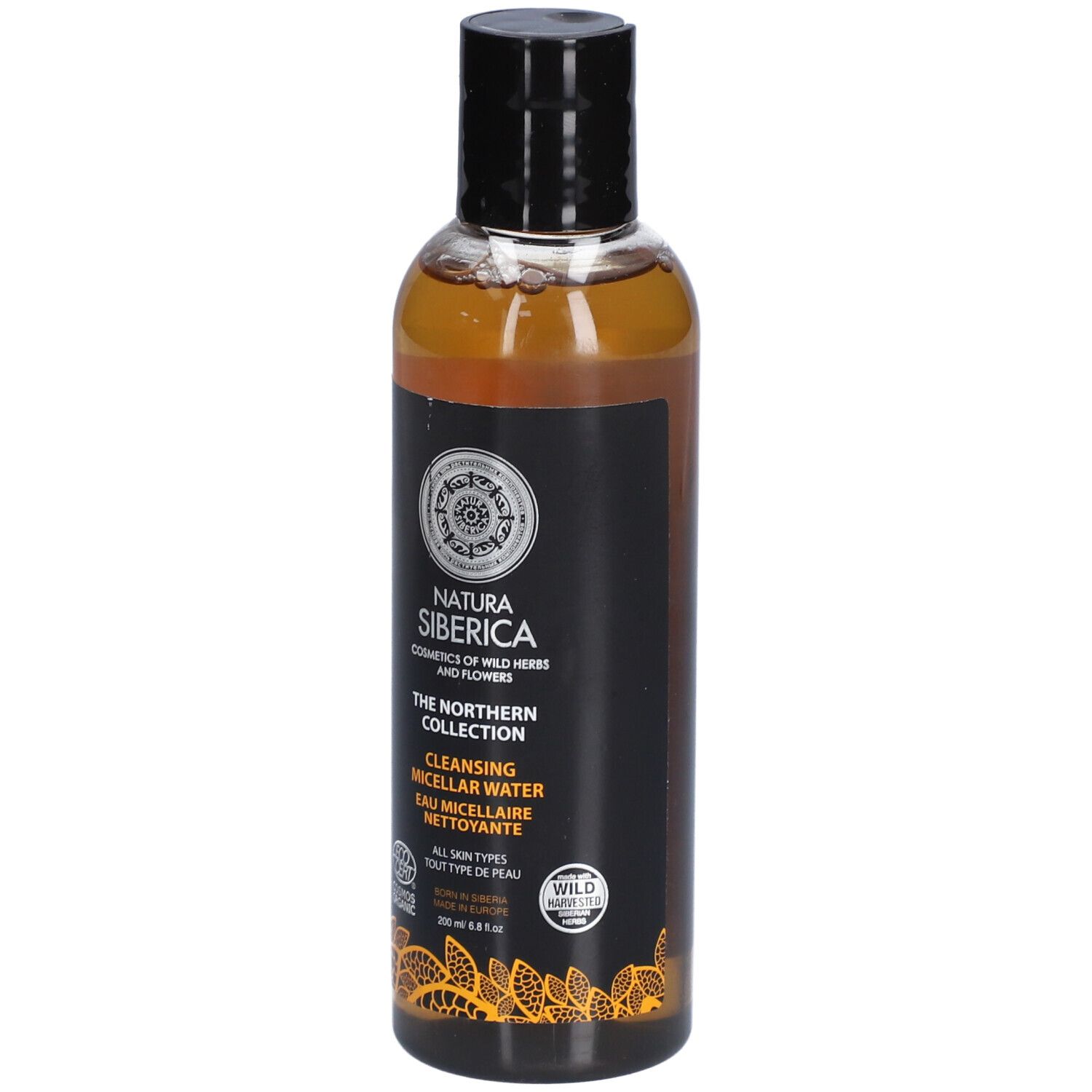 Flacon transparent avec bouchon noir. Étiquette noire avec informations et logo. Texte : Natura Siberica, The Northern Collection, Cleansing Micellar Water.