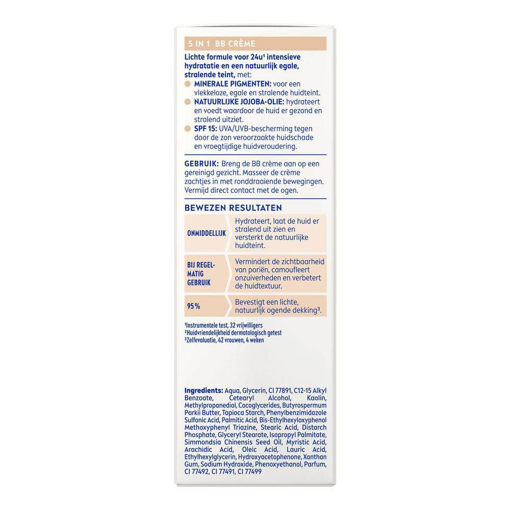 Côté d'une boîte de crème BB NIVEA avec description des bénéfices et ingrédients.