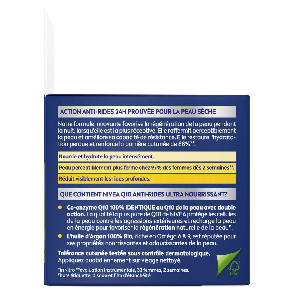 Vue latérale du pot de crème de nuit NIVEA Q10 avec des descriptions produit multilingues.