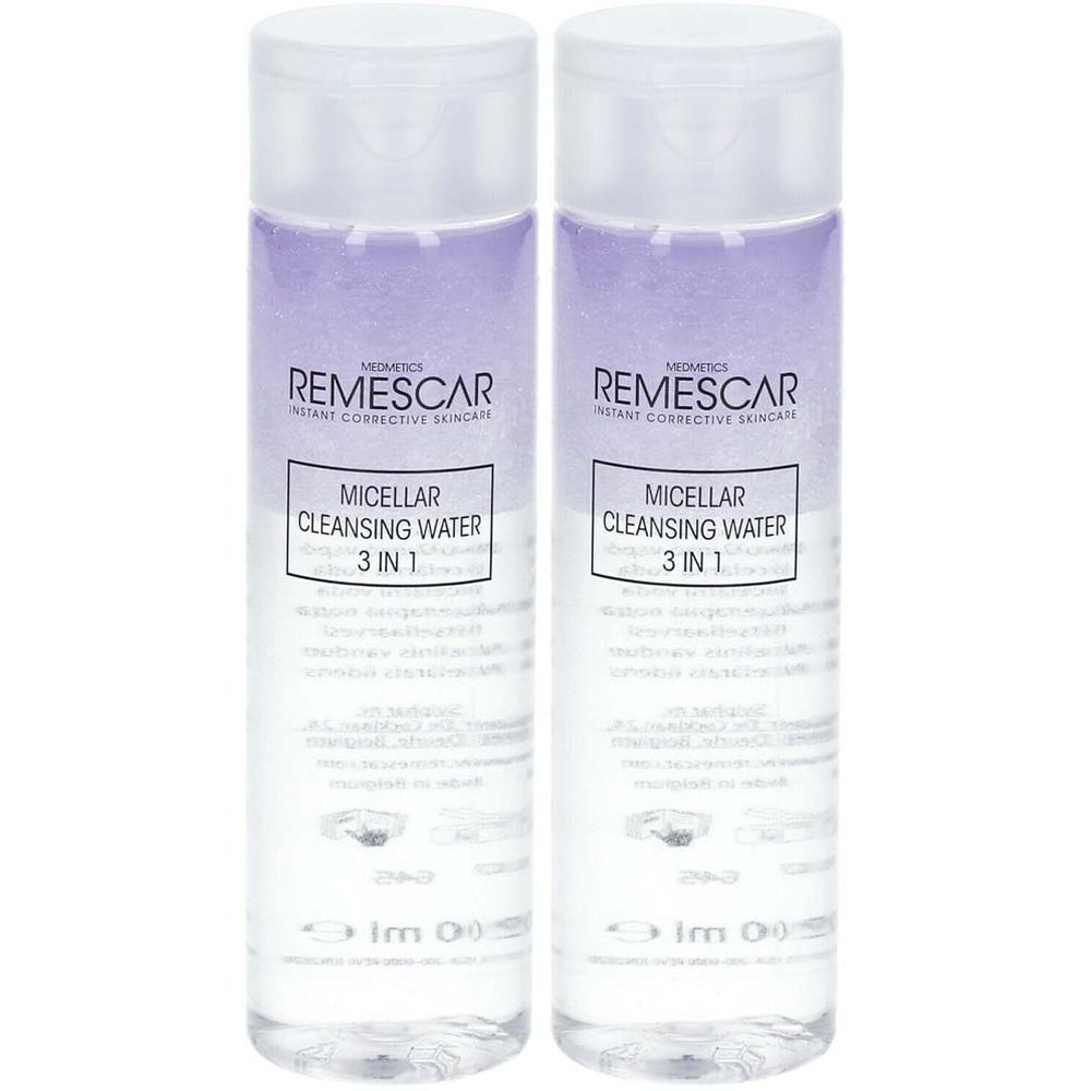 Deux flacons de Remescar Micellar Cleansing Water. Inscription : Micellar Cleansing Water 3 en 1.
