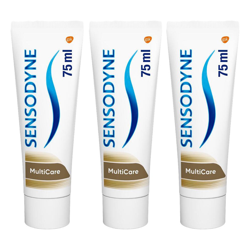 Trois tubes de dentifrice Sensodyne MultiCare 75 ml. Motif bleu en forme de vague. Fond blanc.