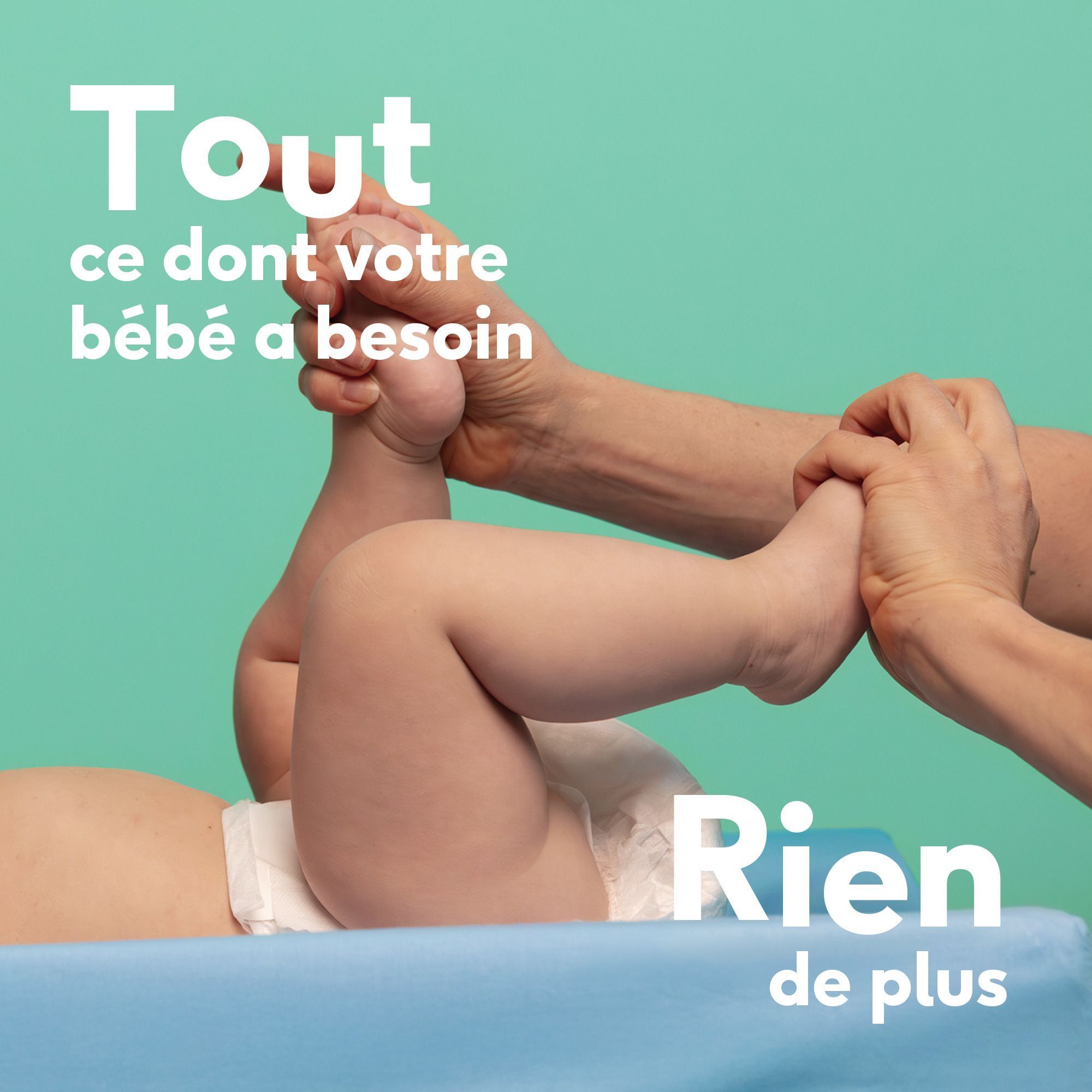 Un paquet de lingettes NAÏF, 3x54 pièces, et une lingette individuelle.