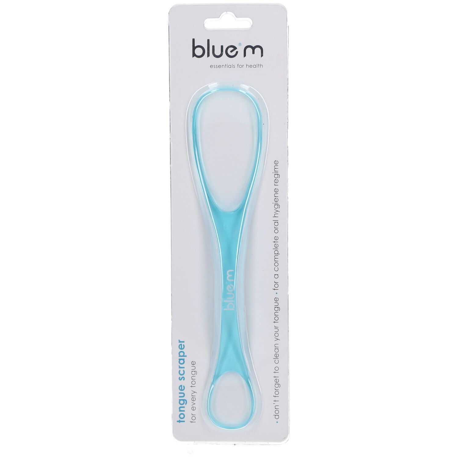 Gratte-langue bleu clair dans un emballage blister. Marque blue®m, texte 'tongue scraper'.