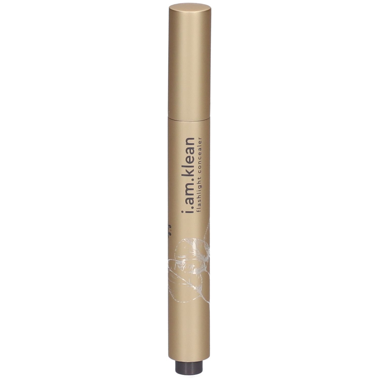 Stylo correcteur doré avec pointe noire. Inscription : i.am.klean flashlight concealer. Décor floral.