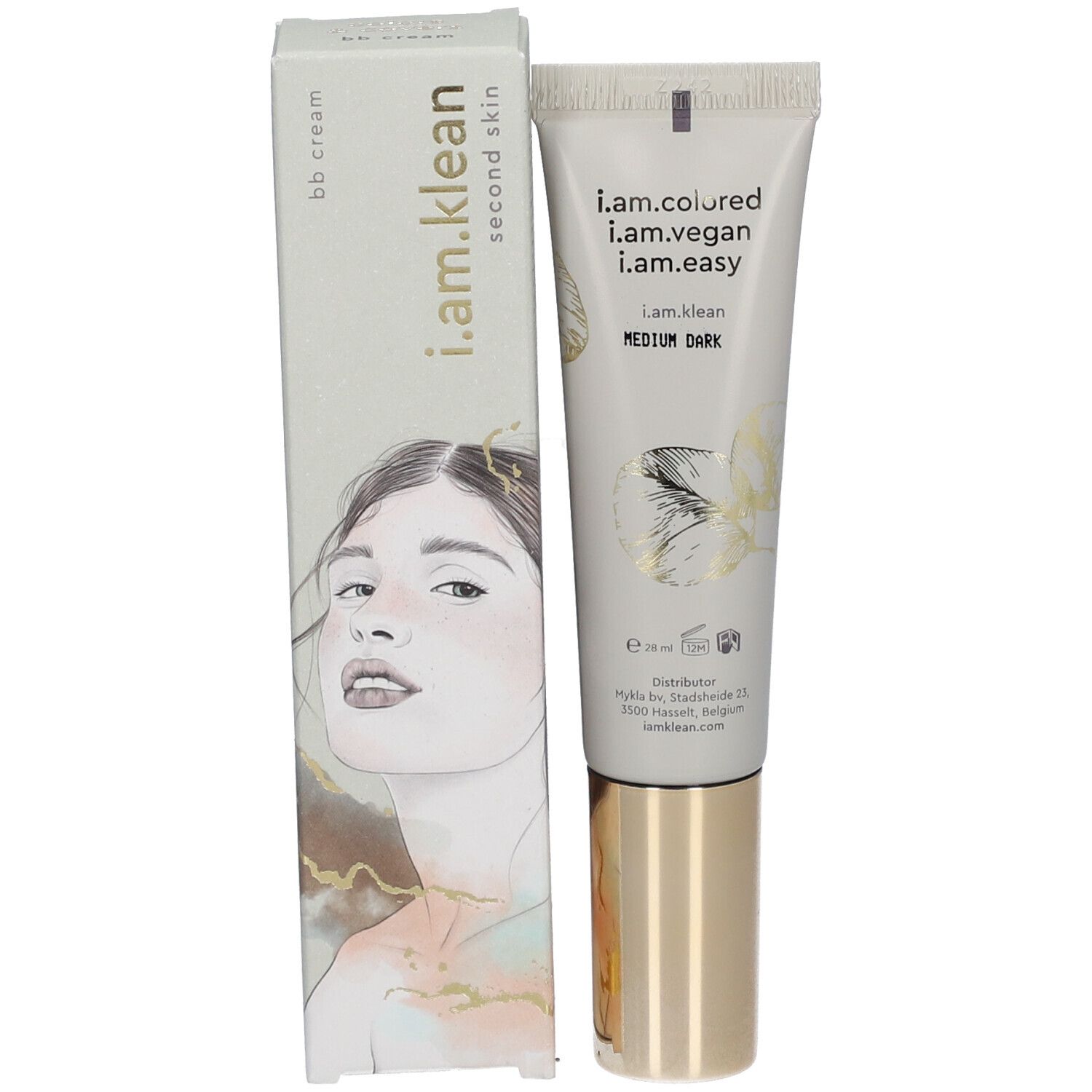 Emballage du produit avec tube de crème. Inscription : i.am.klean, second skin, BB cream. Visage de femme.