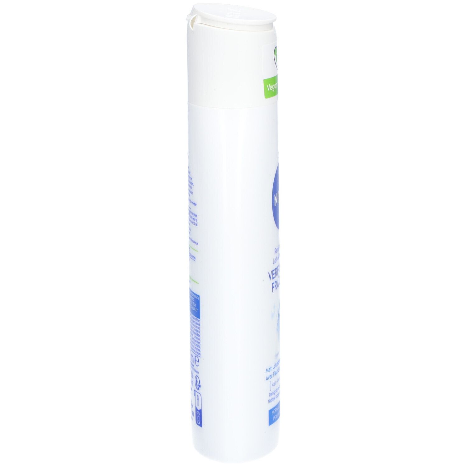 Flacon blanc, vue latérale. Texte: Nivea, Reinigingsmelk, Verfrissend Fraîcheur. Logo Formule Vegan.