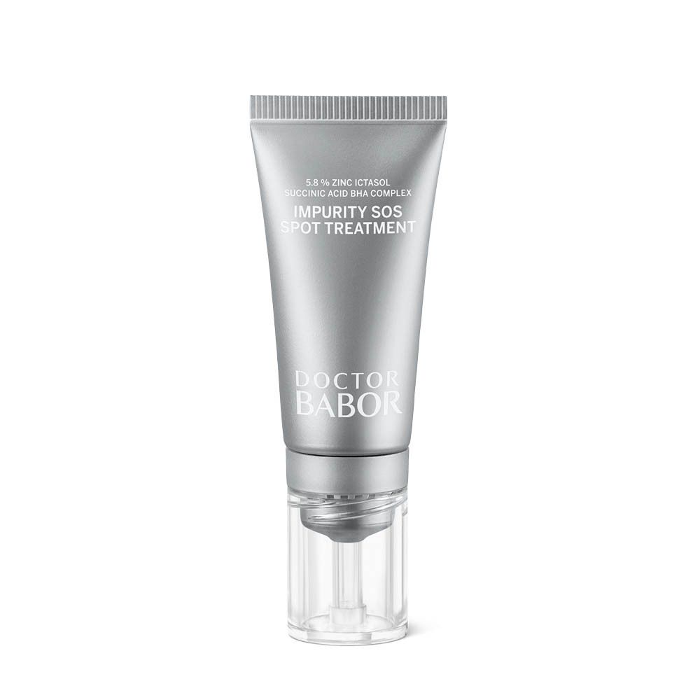 Tube argentée avec applicateur transparent. Inscription : Impurity SOS Spot Treatment, Doctor Babor.