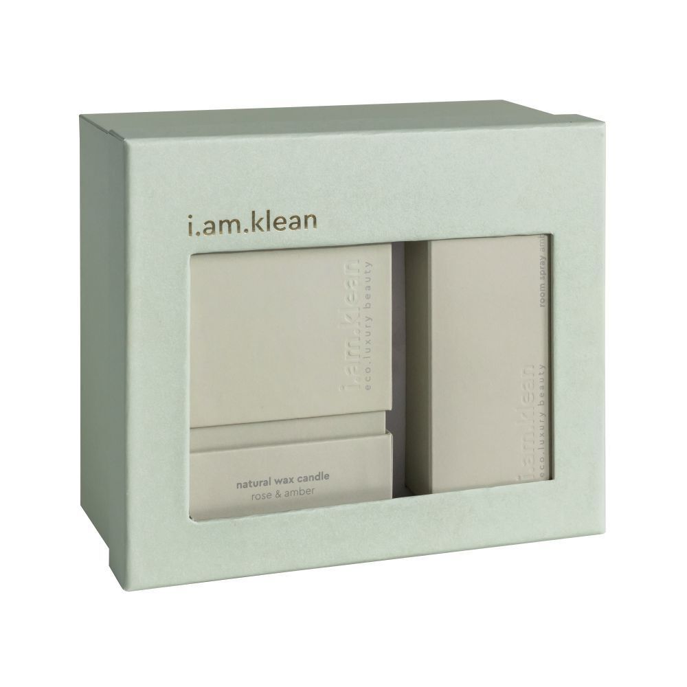Coffret cadeau avec bougie et spray d'ambiance. Bougie, spray et autres produits dans l'emballage. Marque : i.am.klean.