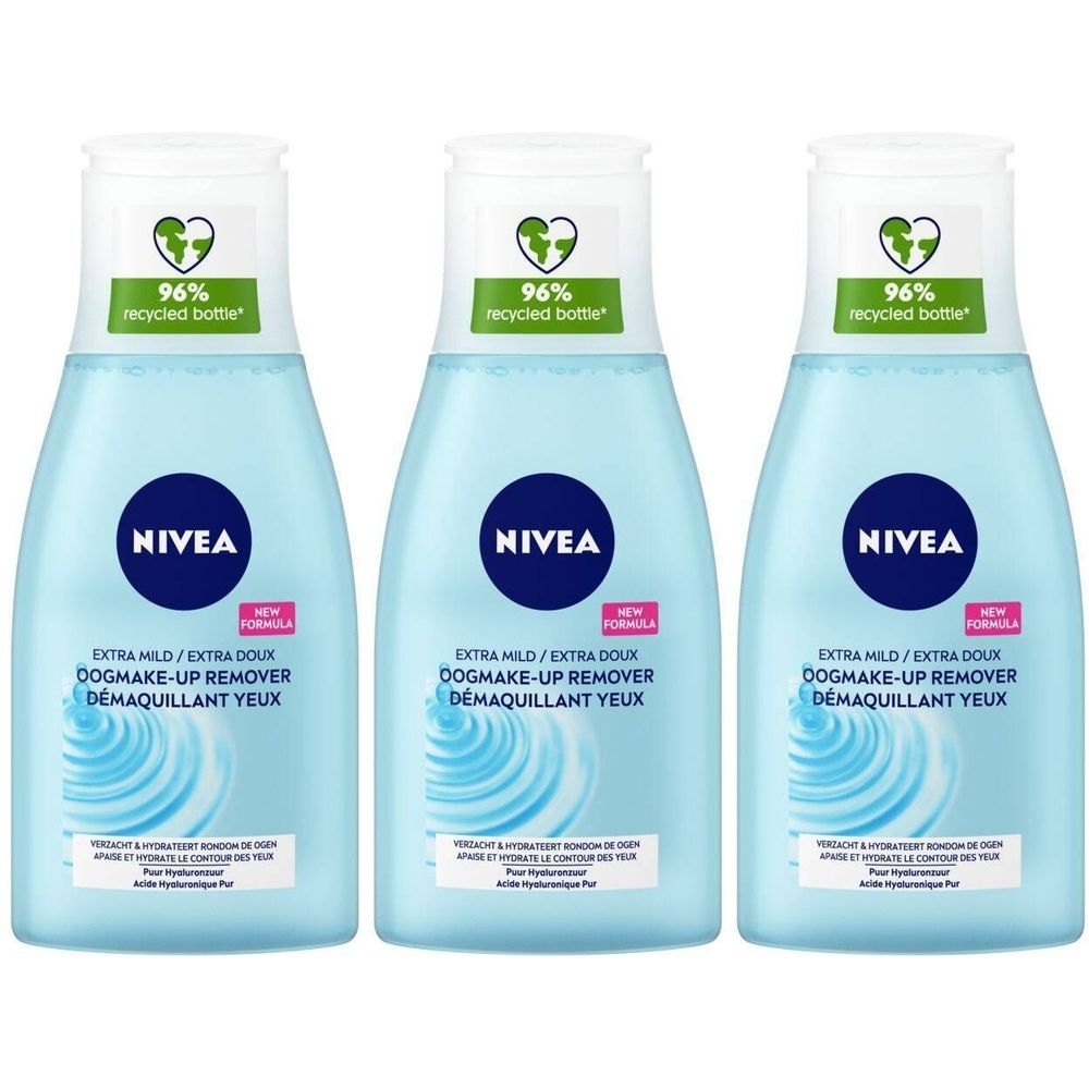 Trois flacons de démaquillant pour les yeux NIVEA. Flacons bleu clair avec bouchon blanc. Inscription : 96% bouteille recyclée.