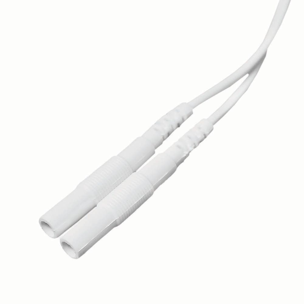 Deux fiches blanches avec câble. Pour la connexion à un appareil.