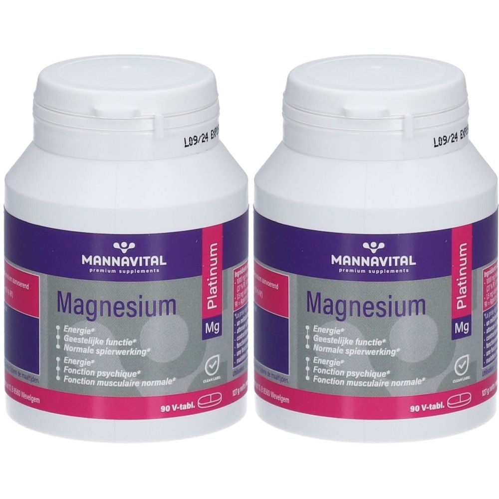 Deux flacons de MannaVital Magnésium Platinum. Flacons blancs avec étiquette violette. Texte: Magnésium, 90 V-Tabl.