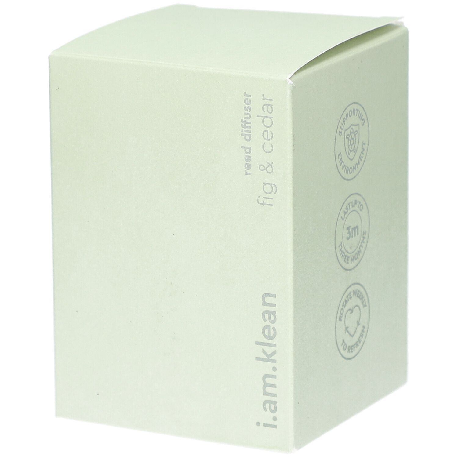 Boîte vert clair. Inscription: i.am.klean, reed diffuser fig & cedar. Logos: environnement, 3 mois, rotation hebdomadaire.