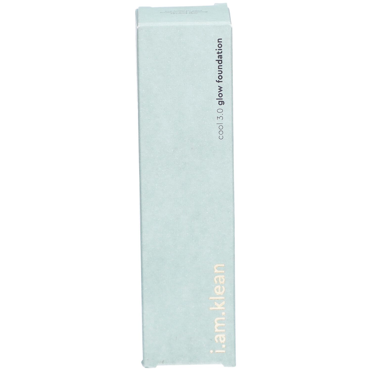 i.am.klean Liquid Glow Foundation Cool 3.0. Emballage vert clair. Nom du produit et marque visibles.