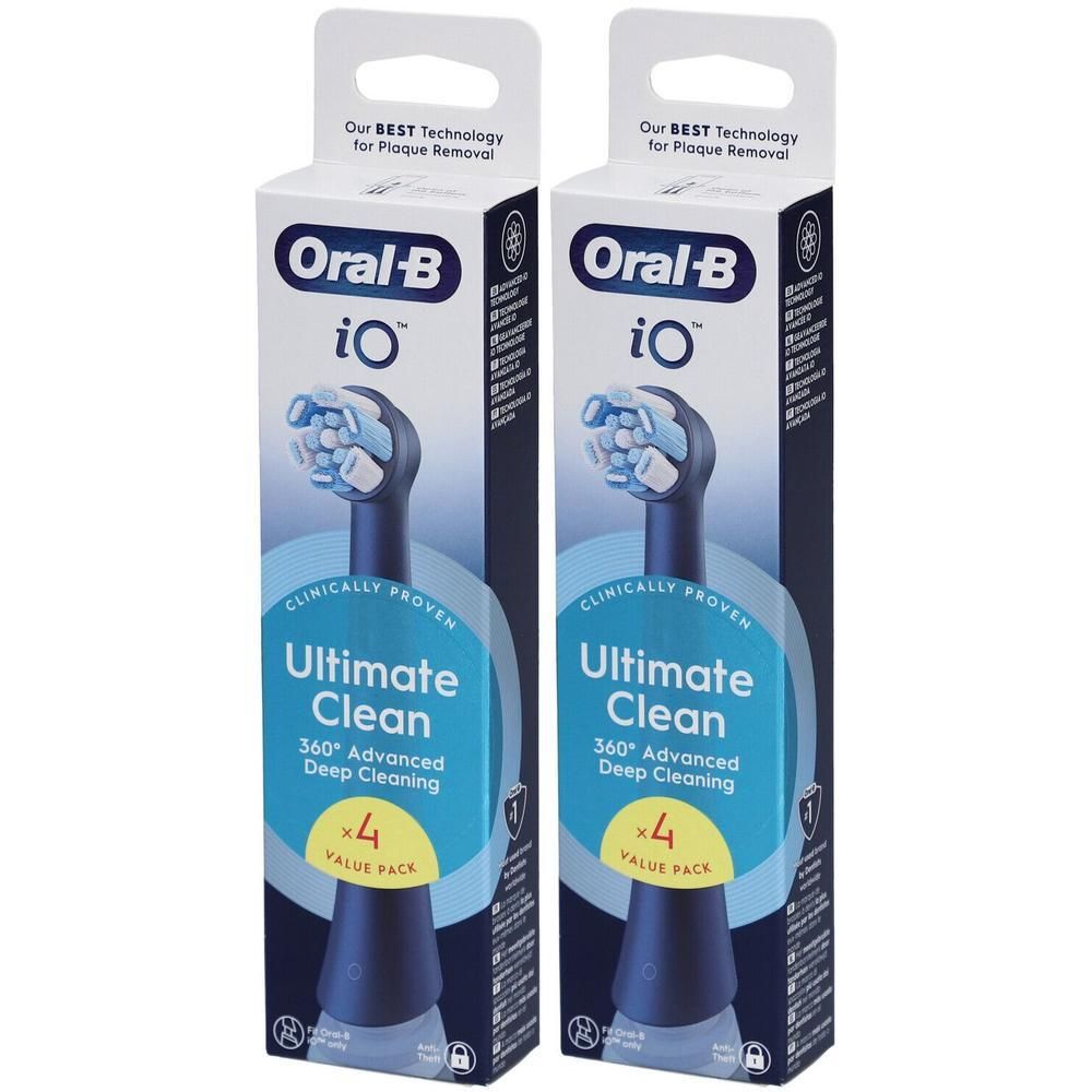 Deux paquets de brosses à dents Oral-B iO Ultimate Clean, 4 pièces par paquet.