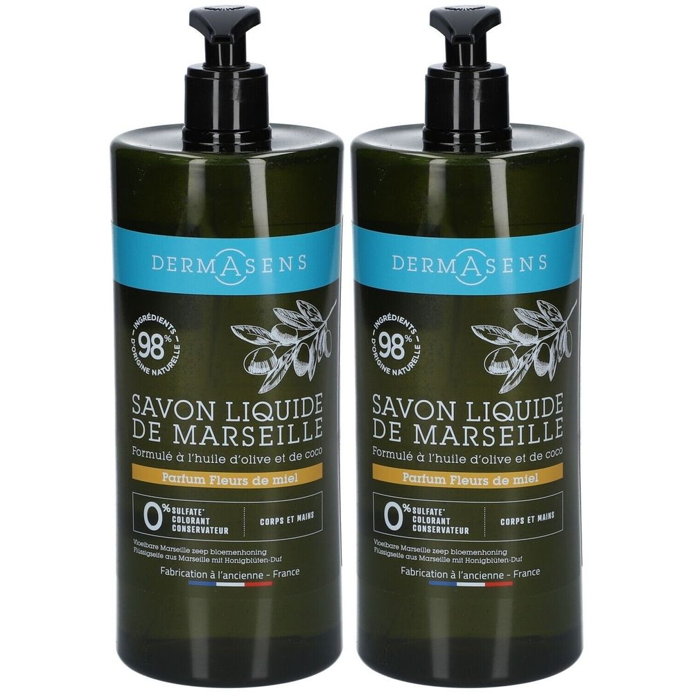 Deux flacons de savon liquide vert avec pompe noire. Bande bleue avec texte. Inscription : Savon Liquide de Marseille.