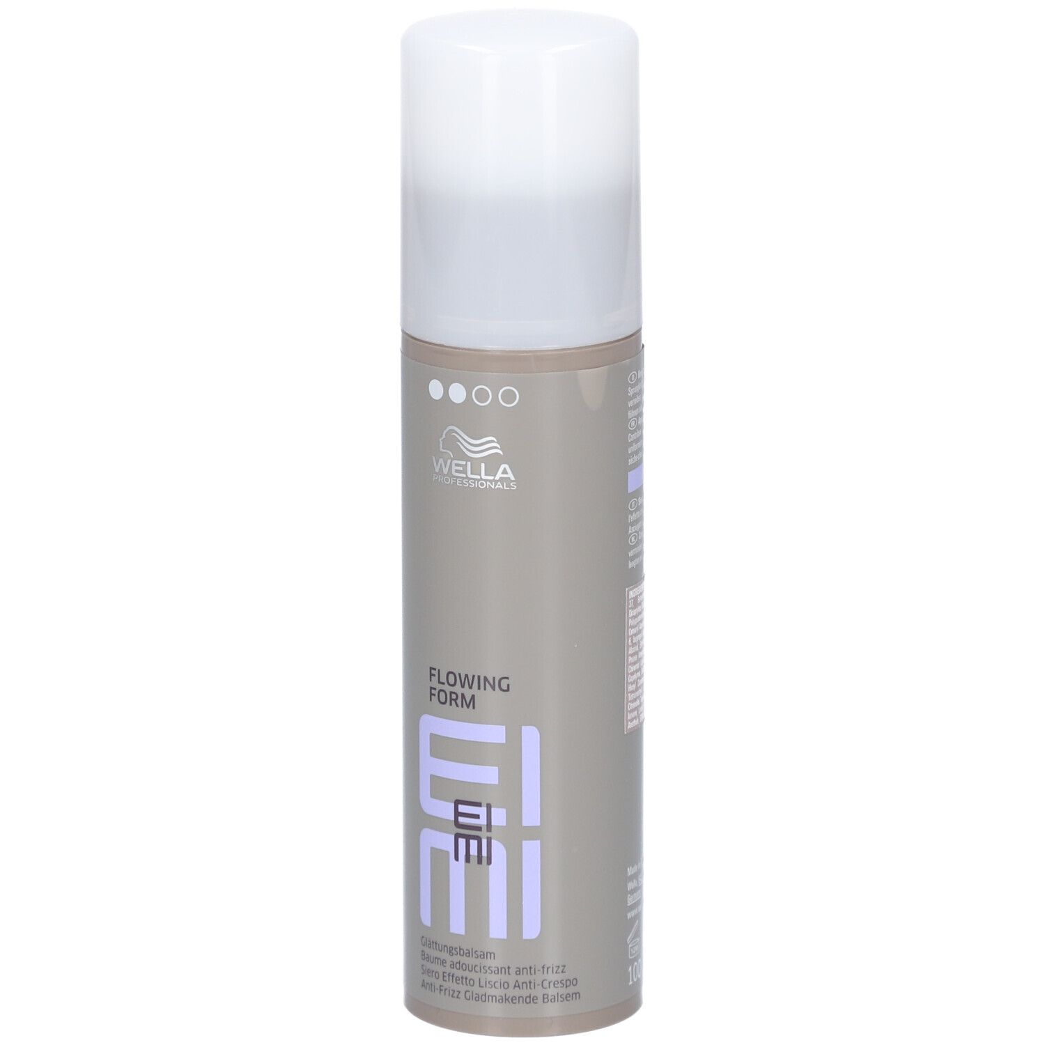 Flacon cylindrique à bouchon blanc. Inscription: EIMI Flowing Form. Marque: Wella Professionals.