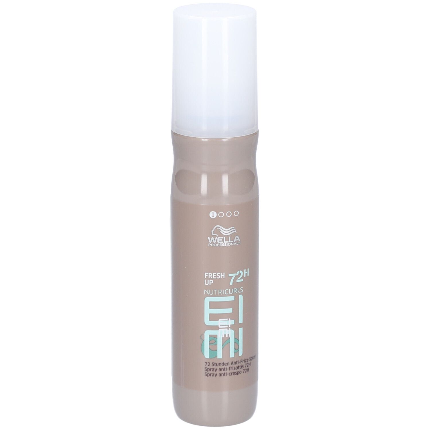 Flacon de spray capillaire. Flacon brun clair avec bouchon blanc. Inscription : Wella Professionals EIMI Nutricurls Fresh Up 72H Anti-Frizz Spray.