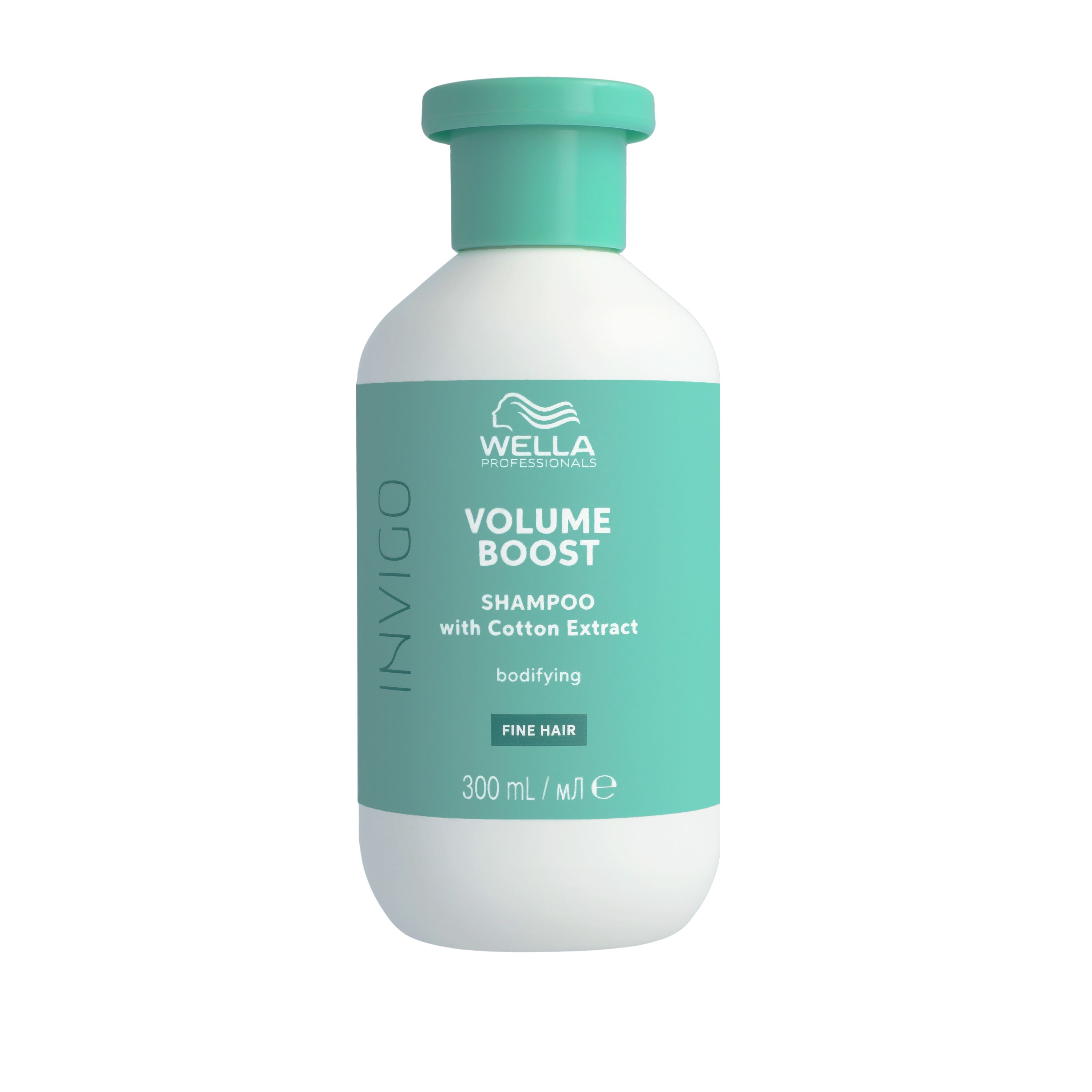 Flacon blanc avec étiquette turquoise. Inscription : Wella, Invigo, Volume Boost, Shampooing. Pour cheveux fins. 300 ml.