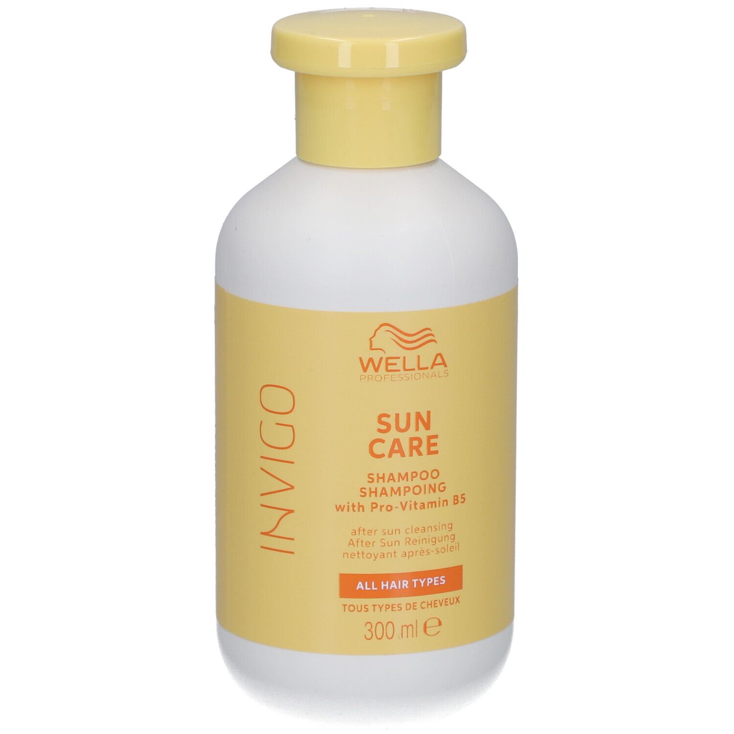 Flacon blanc avec bouchon jaune. Étiquette avec informations et logo. Texte: SUN CARE, Shampooing.