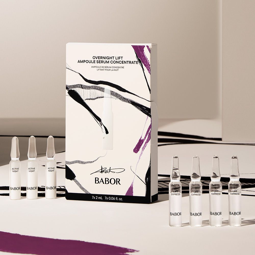 Ampoules et emballage Babor Overnight Lift. 7 ampoules visibles. Texte: Active Night, Lift Express. Marque Babor.