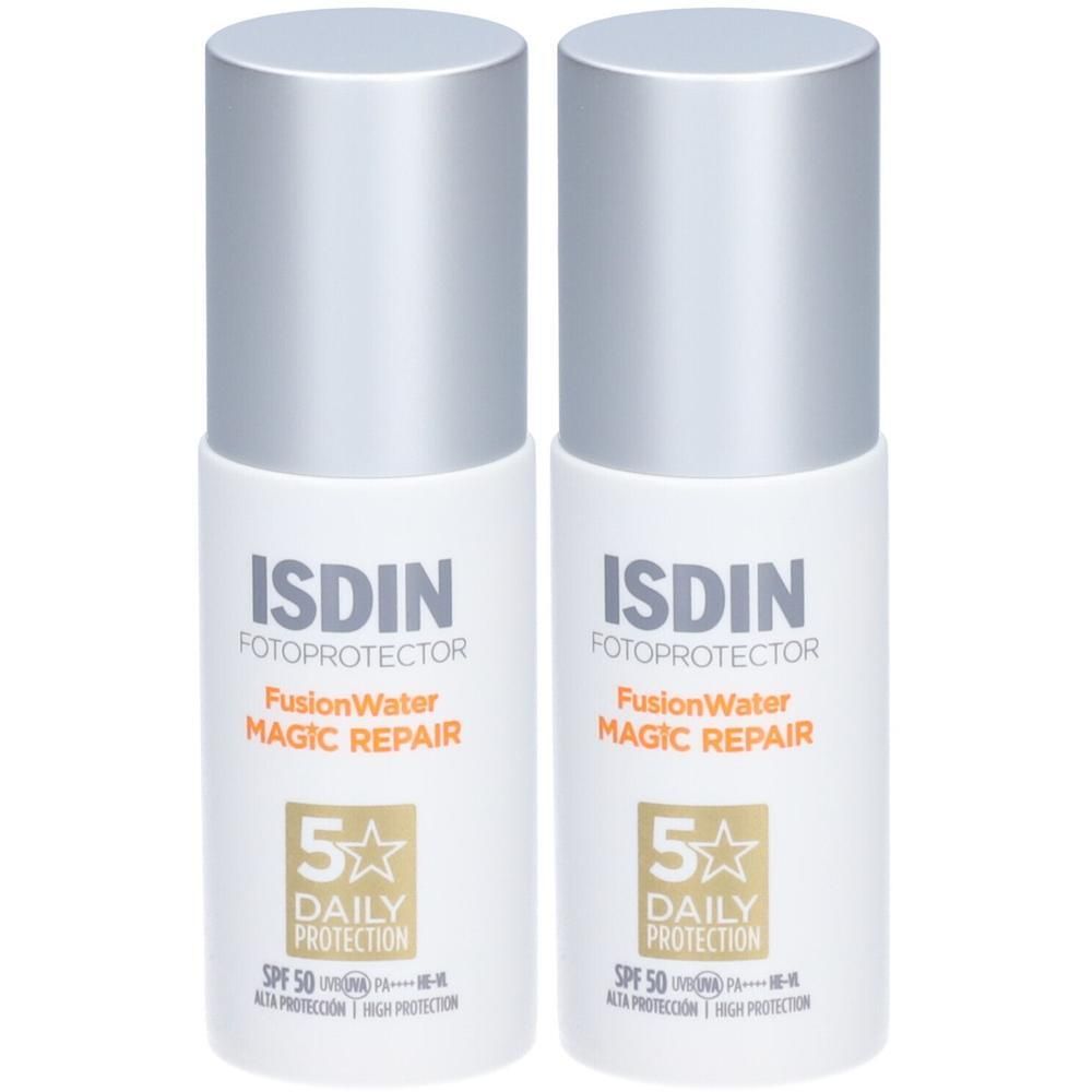 Deux flacons blancs avec bouchons argentés. Inscription: ISDIN Fotoprotector Fusion Water Magic Repair.