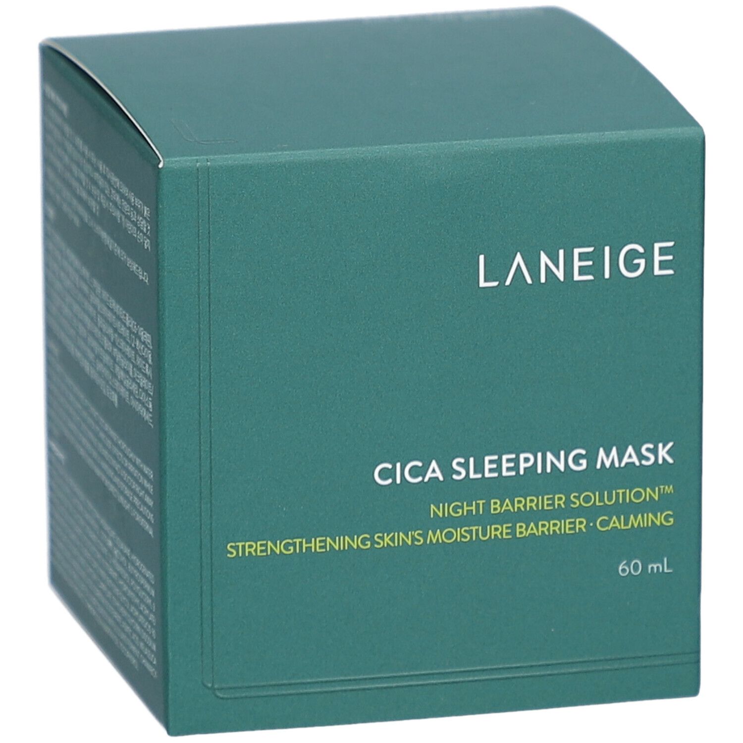 Boîte verte LANEIGE Cica Sleeping Mask, 60 ml. Texte blanc. Vue en biais, angle de prise de vue.