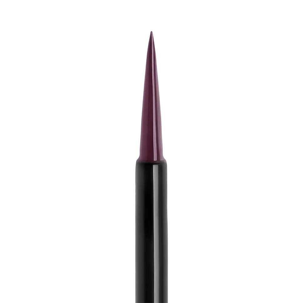 Pointe bordeaux d'un eye-liner. Stylo noir.